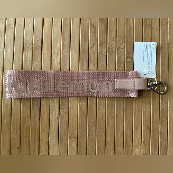 Lululemon Athletica Blush Baby Pink Never Lost Keychain Wallet Wrist Strap - Picture 4 of 11